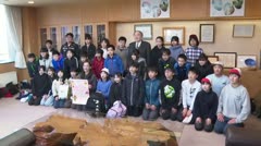 小学生の思いを形に　「干し柿」を使ったコラボ商品販売　