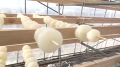 厳しい寒さを利用　伝統の「凍み大根」づくり　